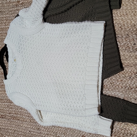 Two Lole sweaters - Picture 9 of 10